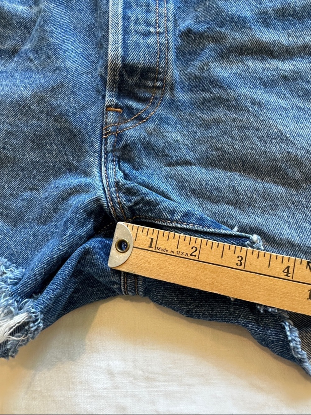 Levi’s 501 cutoff shorts size 29 - Picture 4 of 7